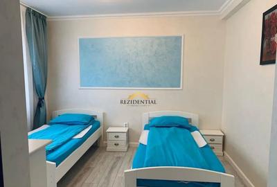 Casă cu 8 camere cu Teren 1000 Mp în Central