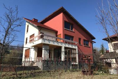 Casă individuală cu 10 camere cu Piscina în Breaza - 16