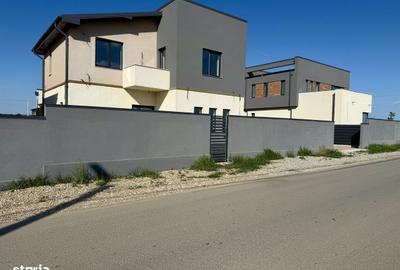 Casă cu 5 camere cu Teren 330 Mp în Central - 4