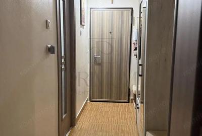 Apartament cu 2 camere semidecomandat, mobilat în Dâmbovița