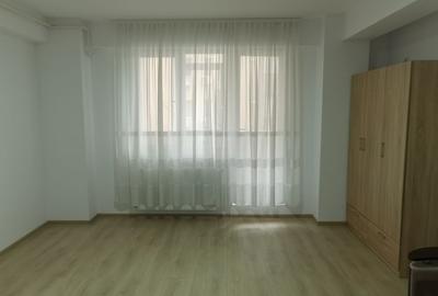Apartament cu 2 camere decomandat în Roșu