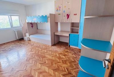 Apartament cu 3 camere semidecomandat, mobilat în Girocului - 4