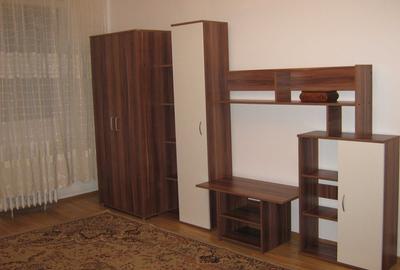 Giulesti, Basarab, str. Nicolae Oncescu, bloc din 1984 Giulesti, Basarab, str. Nicolae Oncescu, bloc din 1984 - 1