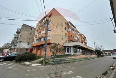 De inchiriat apartament cu 2 camere in zona Central Salonta - 1