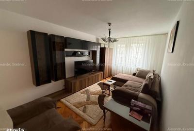 Apartament cu 3 camere decomandat în Rahova
