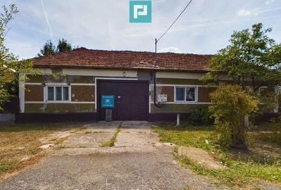 Casa cu 8 Camere in Salajeni - 11