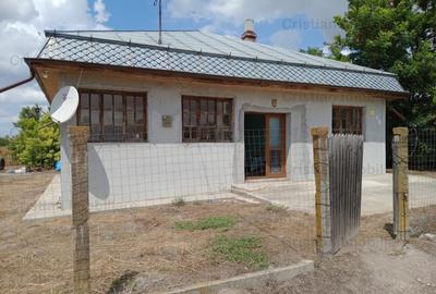 Casă cu 3 camere cu Canalizare în Siliștea