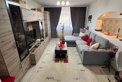 Apartament cu 3 camere decomandat în Central - 1