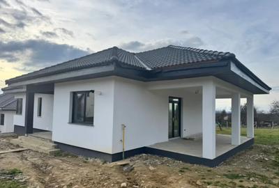 Casă cu 4 camere cu Teren 812 Mp în Satu Nou de Jos - 16