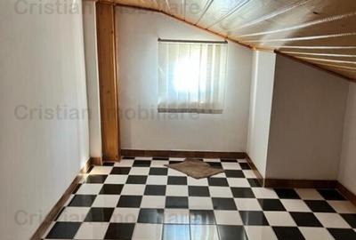 Casă cu 12 camere cu Teren 405 Mp în Central - 1