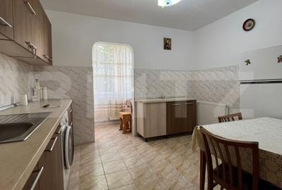 Apartament cu 2 camere, decomandat, zona Micro 3 - 6