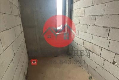 Casă cu 5 camere cu Teren 600 Mp în Central - 4