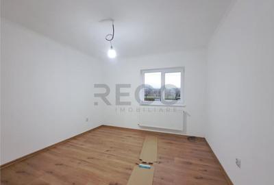 Apartament cu 3 camere , decomandat , cu 2160 mp teren intra - 11