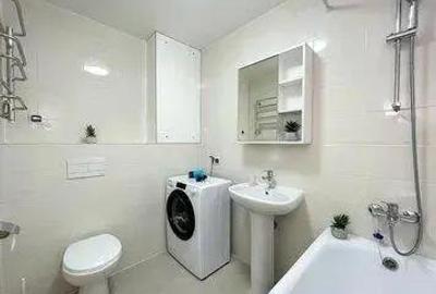 Garsoniera modernizata de inchiriat Piata Sfatului Republicii - 1