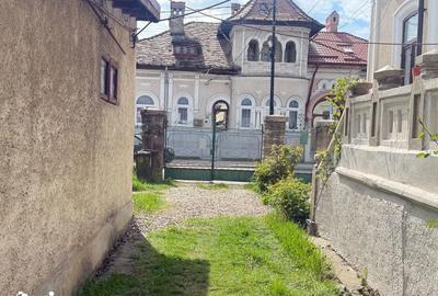 Casă cu 4 camere cu Teren 200 Mp în Central - 3