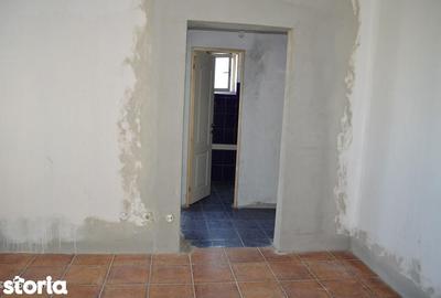 Apartament cu 3 camere în Războieni