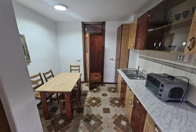 Apartament cu 3 camere decomandat, mobilat în Micro IV - 7