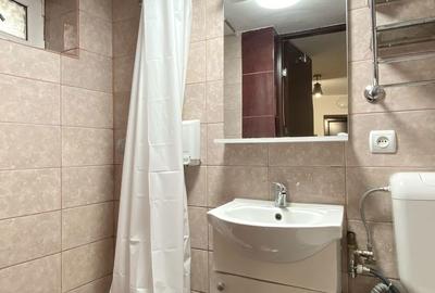 Apartament semidecomandat în Schei - 2