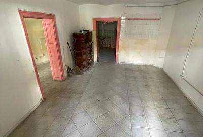 Casă cu 5 camere în Central - 2