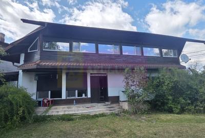 Casă cu 4 camere cu Canalizare în Central - 6