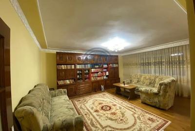 Casă cu 7 camere cu Teren 720 Mp în Bordei - 4