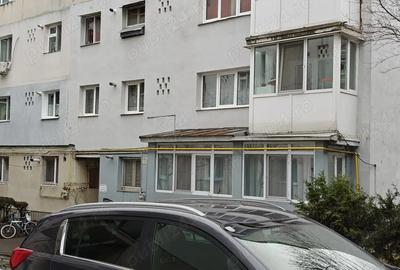 Apartament cu 3 camere decomandat în Central - 2