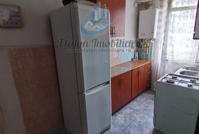 Apartament 2 camere, decomandat, zona centrala - 2