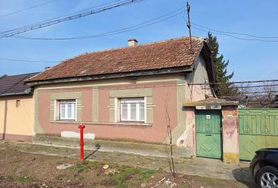 Casă individuală cu 2 camere în Borș
