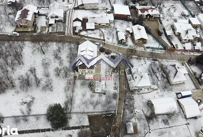 Casă cu 6 camere cu Teren 868 Mp în Central - 1