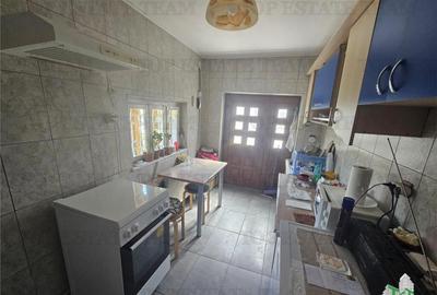 Casa cocheta cu gradina superba 800 metri ultracentral Gaest - 8