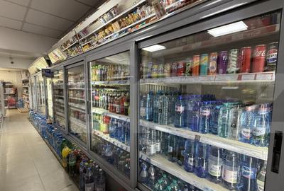 Spa?iu comercial parter bloc renovat 118 mp, Lapu?, zona - 4