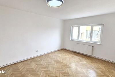 Apartament cu 3 camere decomandat în Central - 11