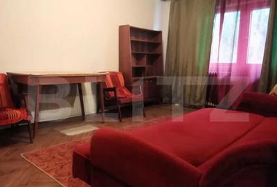 Apartament cu 3 camere decomandat, mobilat în Târgu Cucu