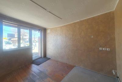 Spațiu comercial, de 27 mp, în Central - 4