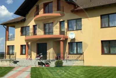 Vila de inchiriat in SANPETRU - zona lini?tita, curt... - 1