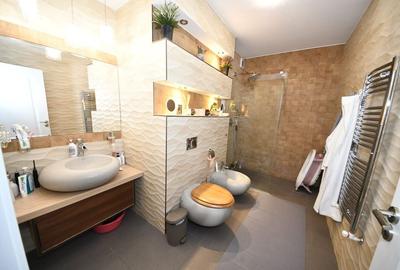 De vanzare - In exclusivitate, casa moderna in cartierul Brates Lake - 3