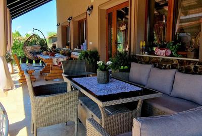 Casă cu 4 camere cu Teren 1458 Mp în Aradul Nou - 1