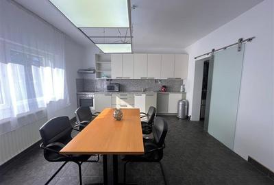 Casă cu 7 camere cu Teren 820 Mp în Central - 30