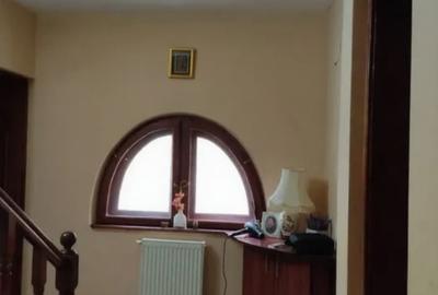 Vila de inchiriat | 5 camere | Mansarda | Metrou M1 - 7