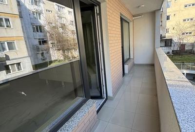 Spațiu comercial, de 40 mp, în Central - 4