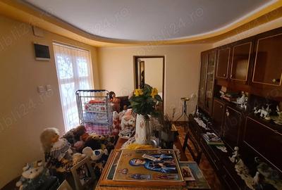 Casă cu 4 camere cu Teren 1730 Mp în Bucești - 6