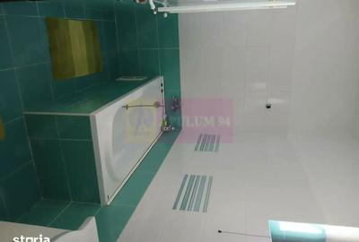 Casă cu 5 camere cu Canalizare în Central