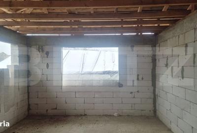 Casă cu 4 camere cu Teren 500 Mp în Vest