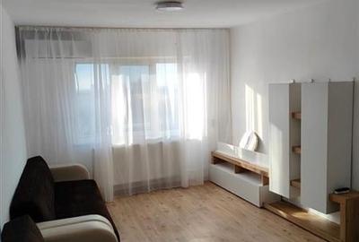 Apartament cu 3 camere semidecomandat în Șagului