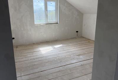 Casă cu 4 camere în Grajduri - 5