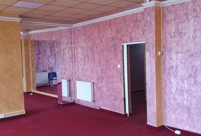 Spațiu comercial, de 113 mp, în Central - 3