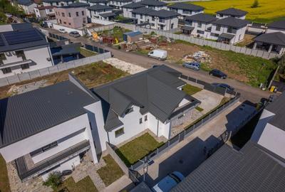 Casă individuală cu 8 camere decomandat cu Canalizare în Domnești - 37