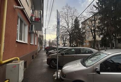 Apartament cu 3 camere semidecomandat în Central - 3