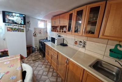 Casa cu 4 camere de vanzare in zona Campia Islaz