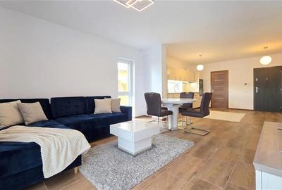 Apartament cu 3 camere semidecomandat, mobilat în Bună Ziua
